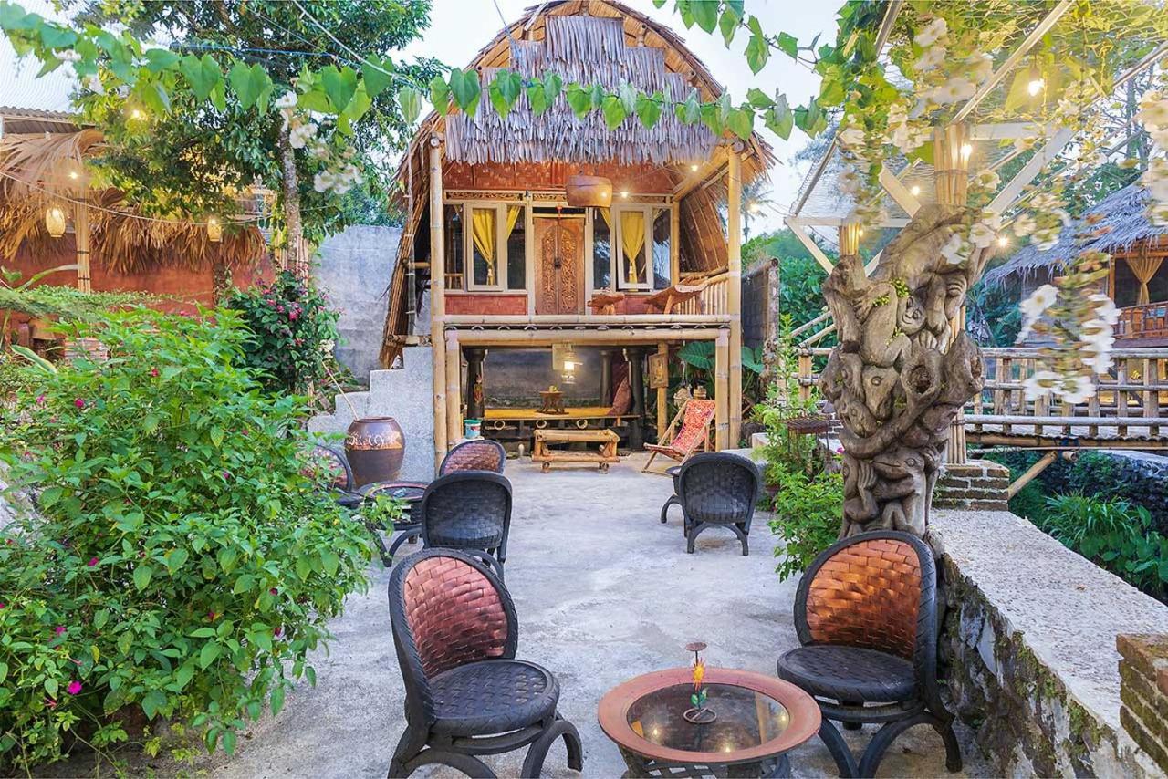 Onong'S Homestay & Cafe Tomohon Exterior foto